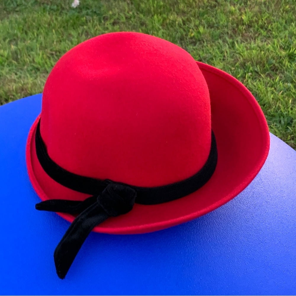 1980s Vintage LAURA ASHLEY 100% Wool Raspberry Women’s Hat